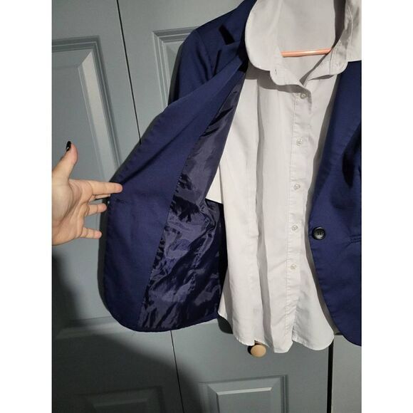 Womens navy blazer with matching collard under shirt - Picture 3 of 8